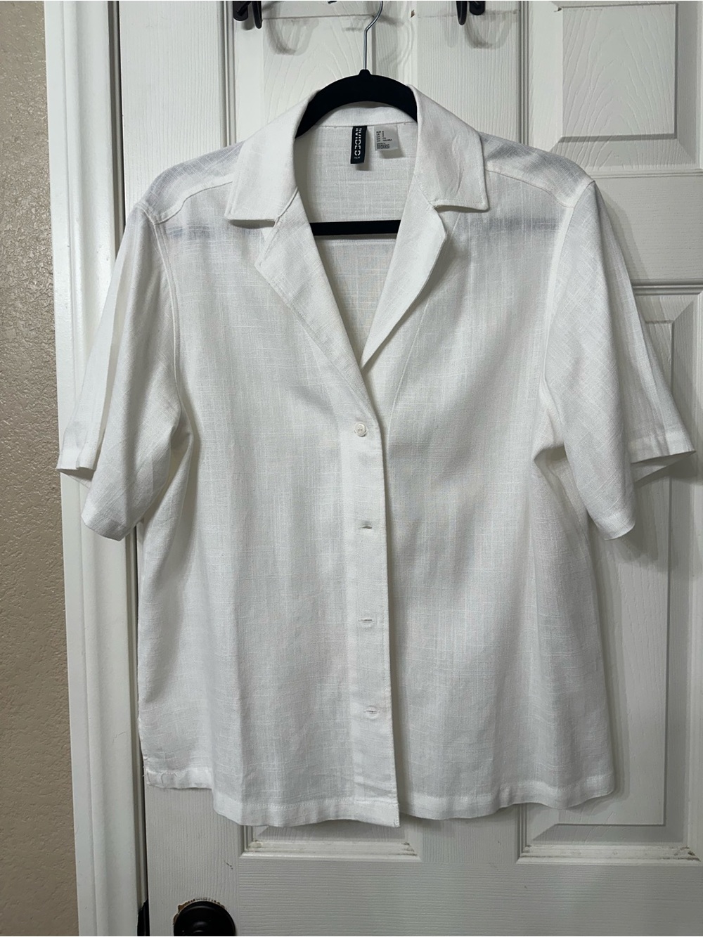 H&M White Short-Sleeve Button Linen Blend Resort Shirt